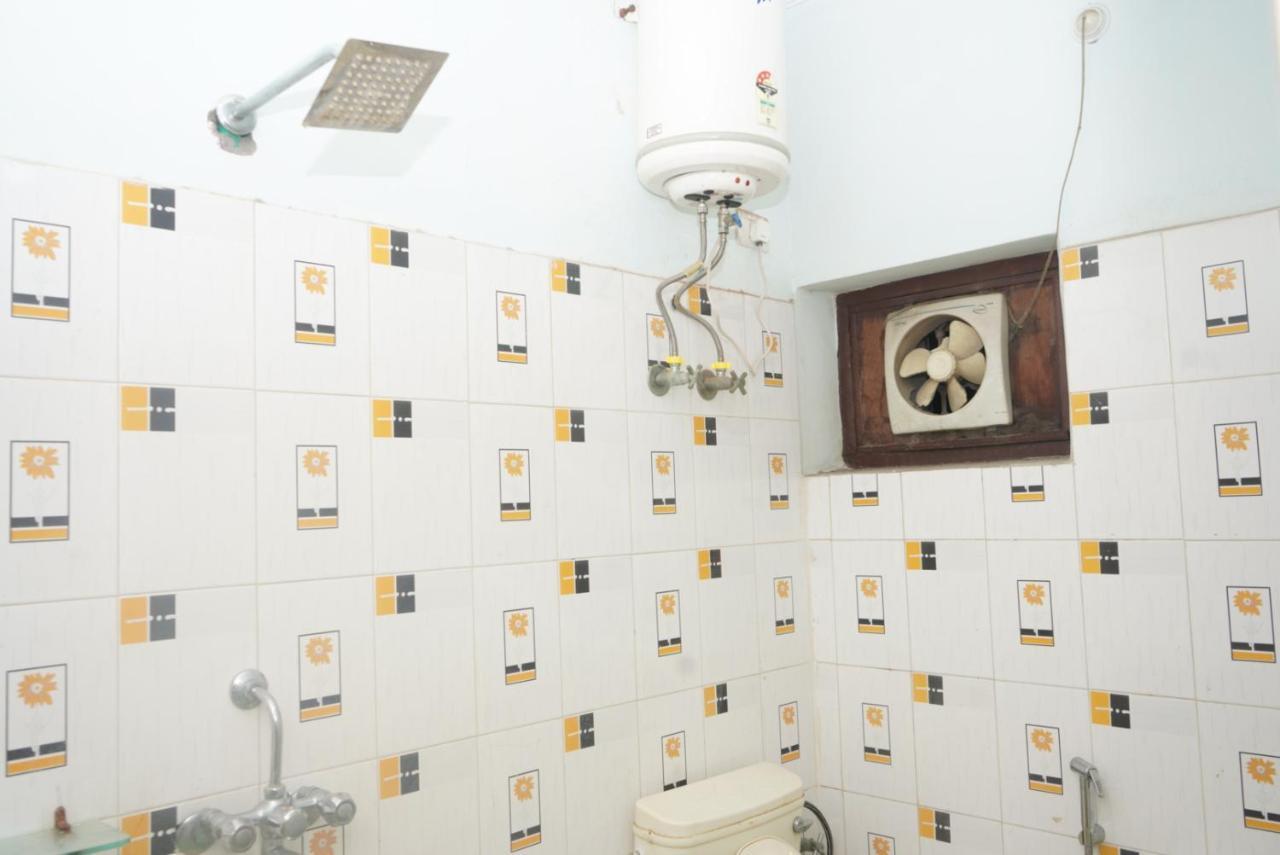 Hotel Nirmal Palace Kanpur Exterior photo